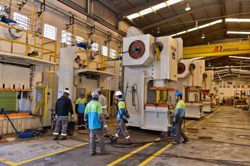 Remoção de Prensas Industriais